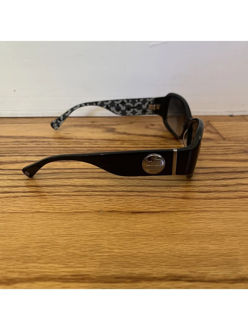 Coach S2009 Women's Rectangle Sunglasses Black Logo Frame Gray Gradient UV400
